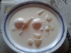 Gazpachuelo con patatas y huevos