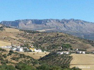 Barriada Pastelero y la sierra del Torcal